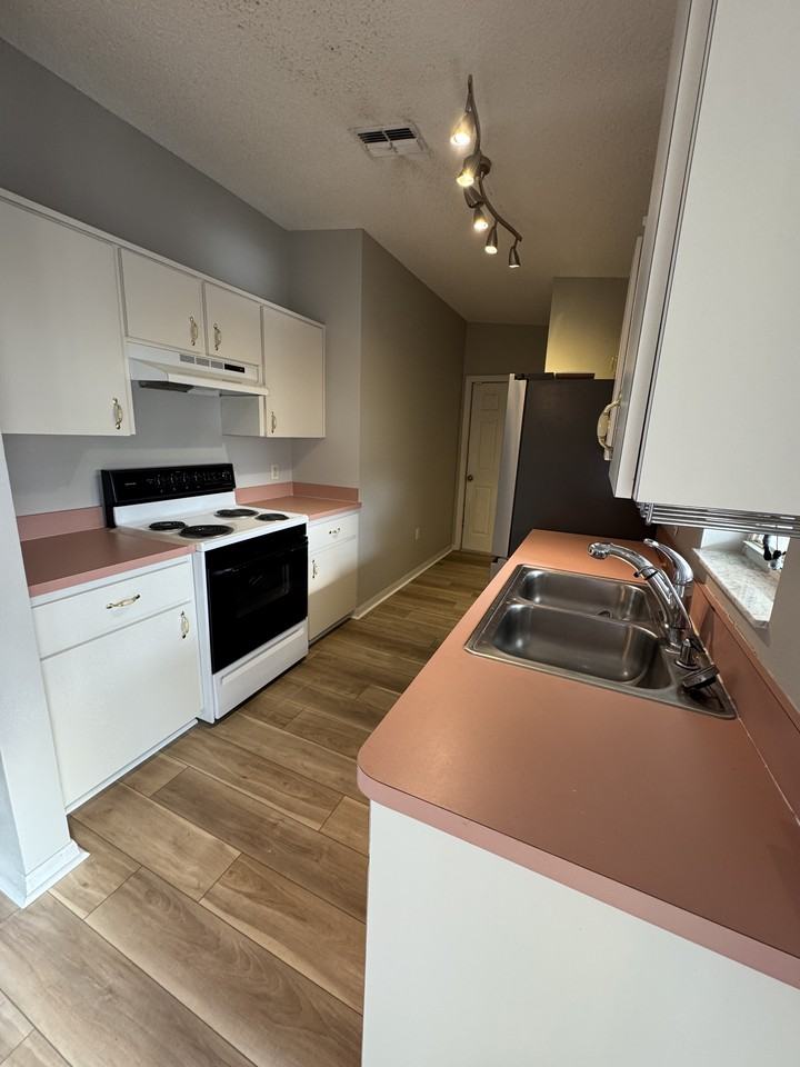 5100 Mentmore Ave #1 - Photo 7 of 40