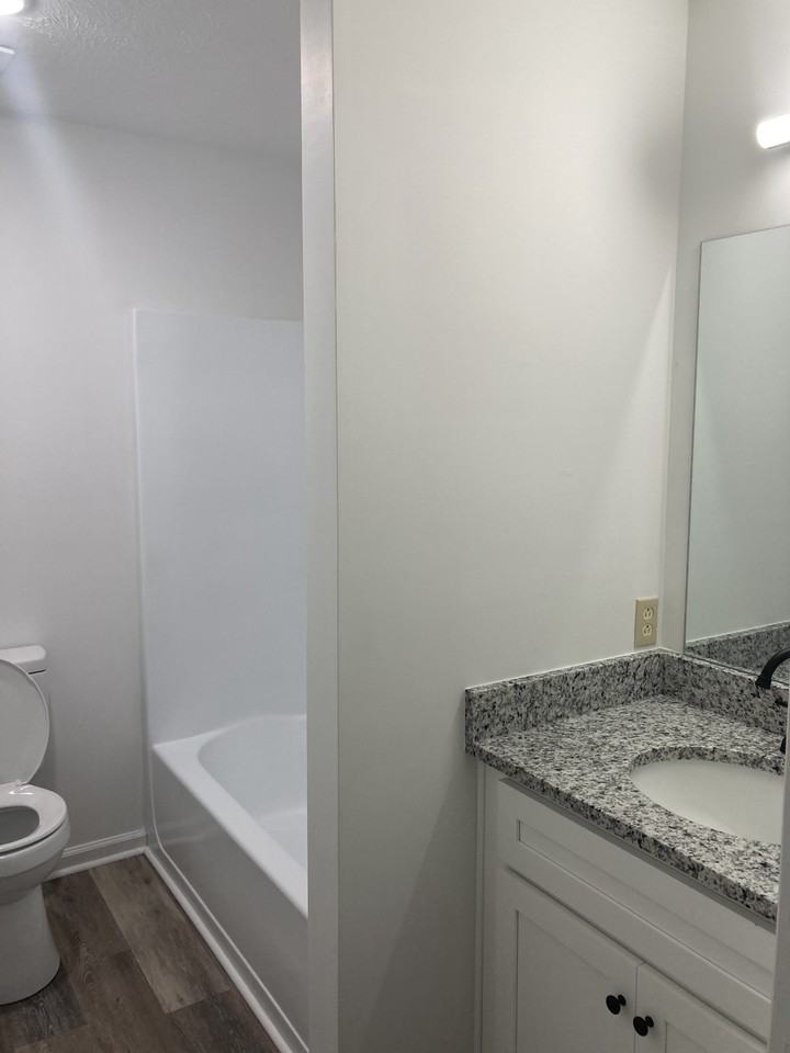 118 West Market Street #B - Photo 5 of 6