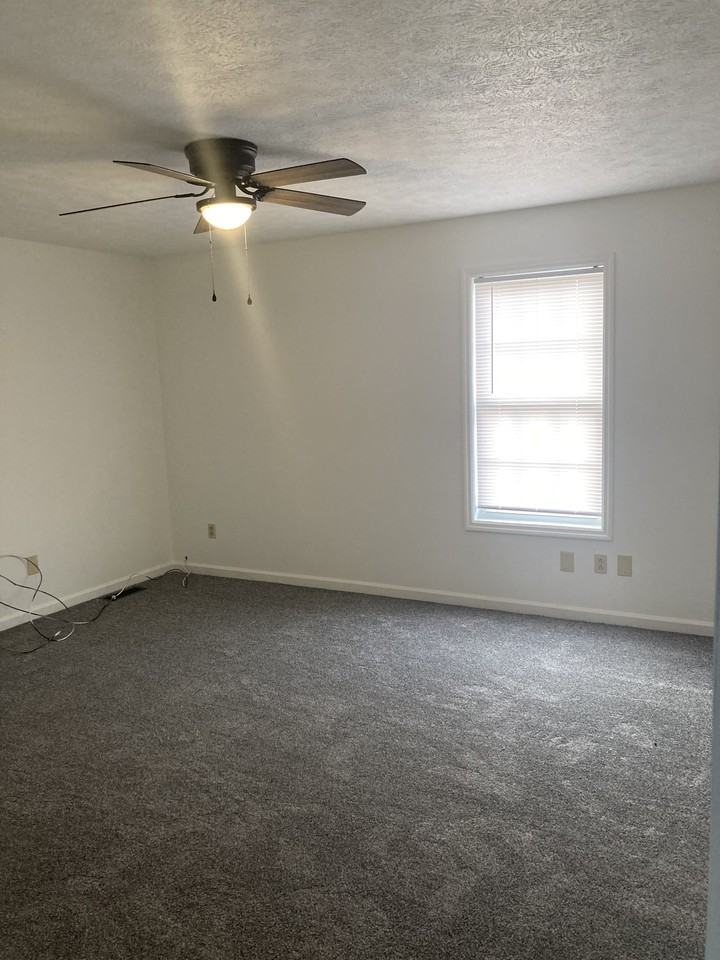 118 West Market Street #B - Photo 6 of 6