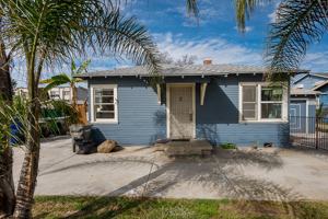 featured image of 7524 Pacific Ave Frnt