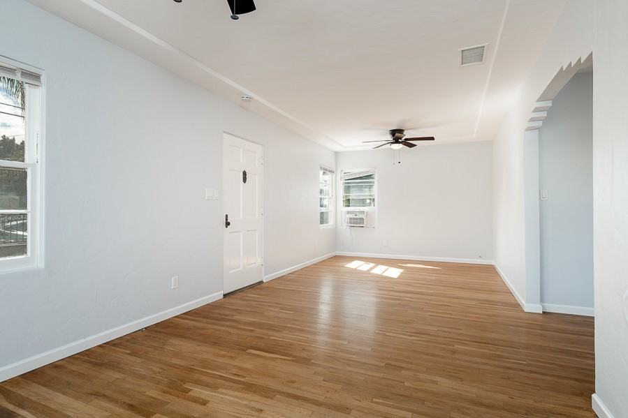 7524 Pacific Ave Frnt - Photo 2 of 26