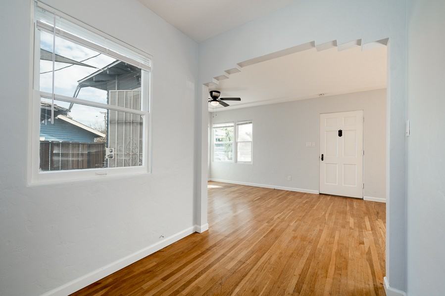 7524 Pacific Ave Frnt - Photo 3 of 26