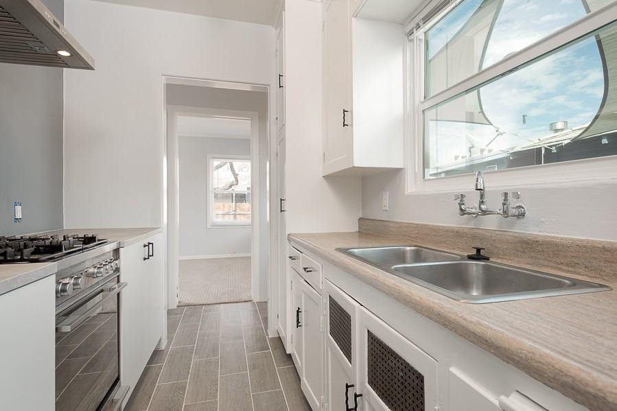 7524 Pacific Ave Frnt - Photo 4 of 26