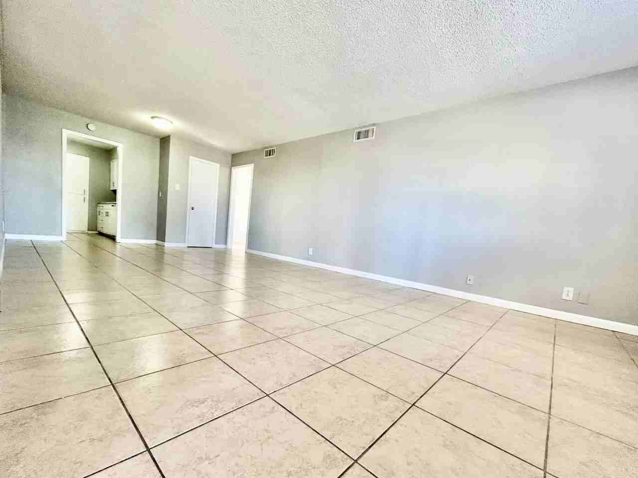 3850 Englewood Cir #3850 - Photo 4 of 22