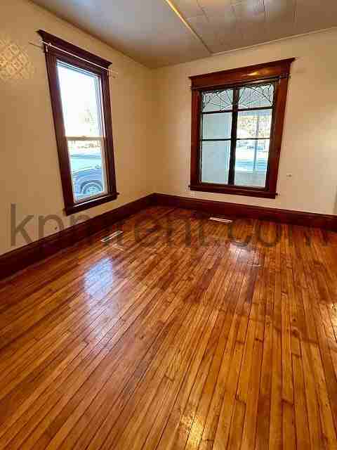 705 10th St Ne #1 - Photo 3 of 16