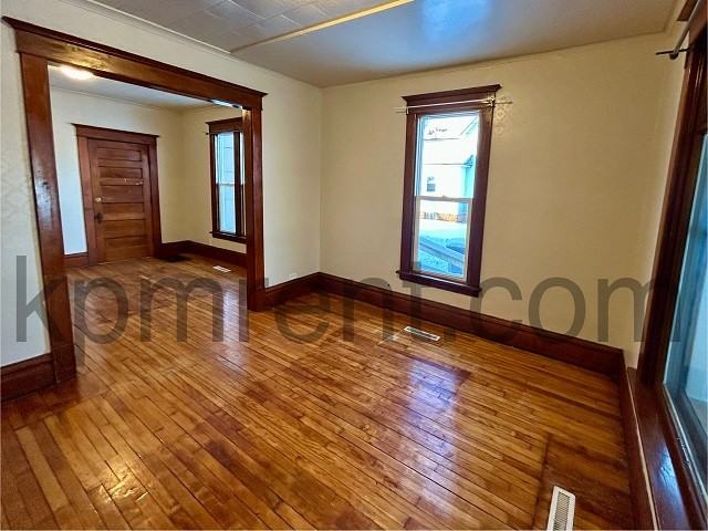705 10th St Ne #1 - Photo 5 of 16