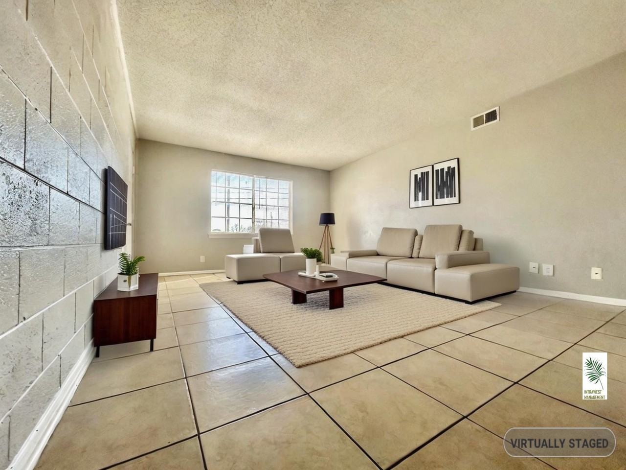 3913 Englewood Cir #3913 - Photo 3 of 29