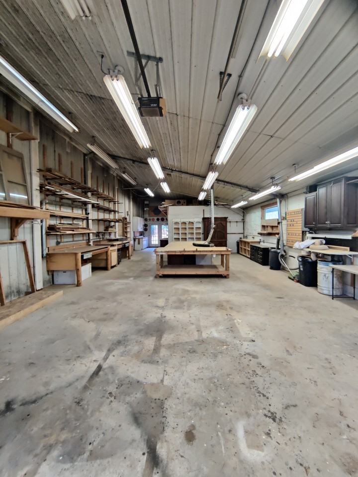 15226 Creek Rd #W - Photo 2 of 3