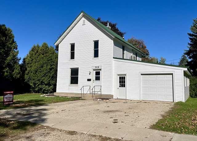 315 Walnut St #1 - Photo 2 of 17