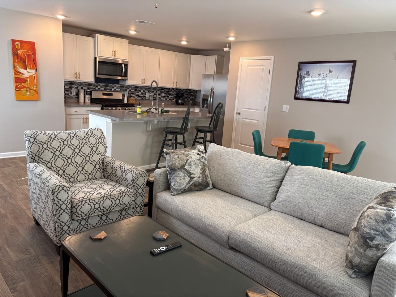 194 Spencer Cir - Photo 2 of 17