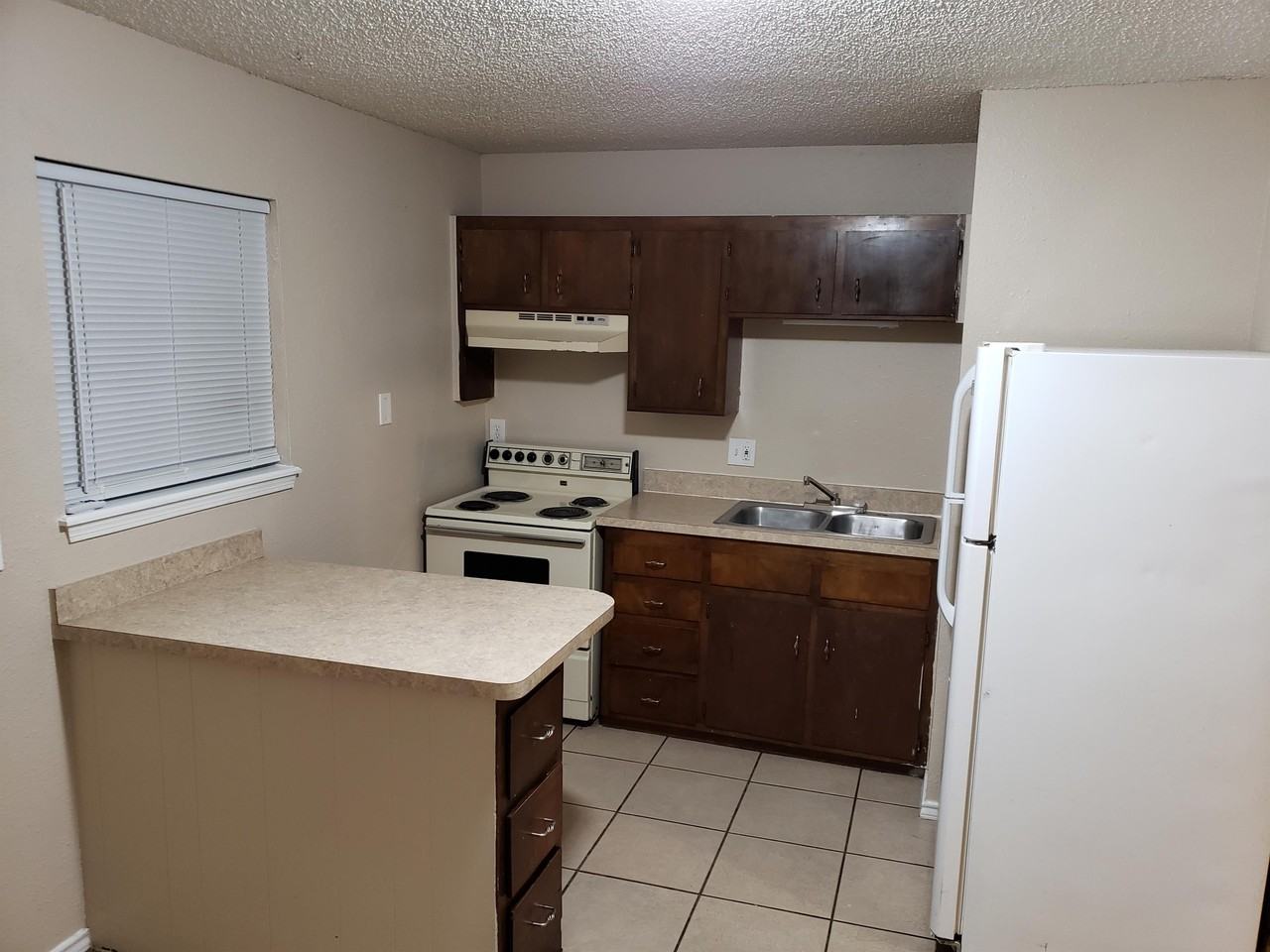 530 N Burk St #C - Photo 2 of 10