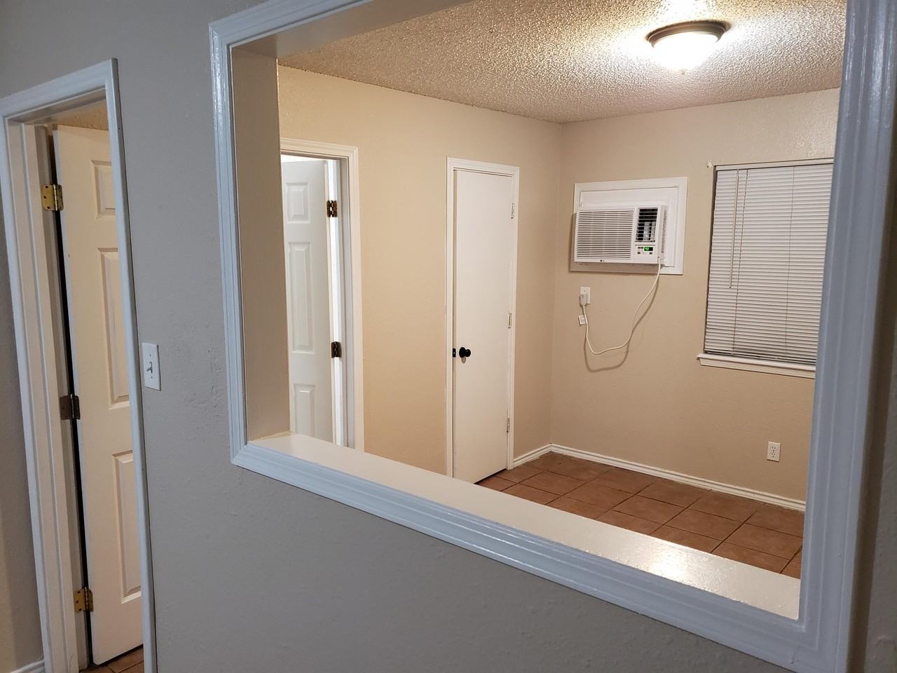 530 N Burk St #C - Photo 7 of 10