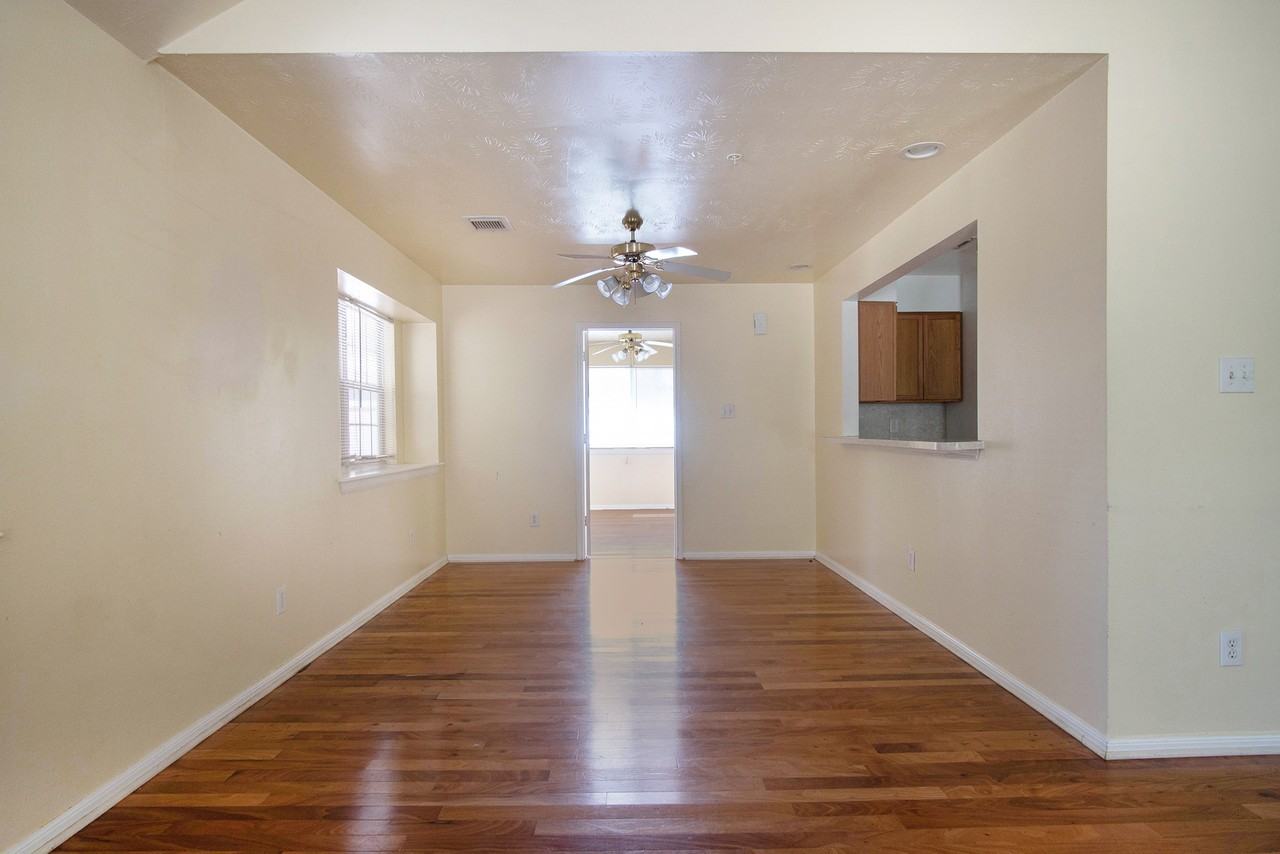 1257 Lovett St #1257 - Photo 3 of 30
