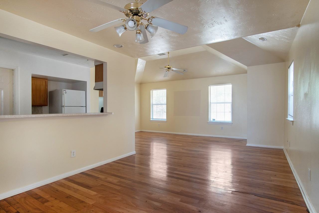1257 Lovett St #1257 - Photo 4 of 30