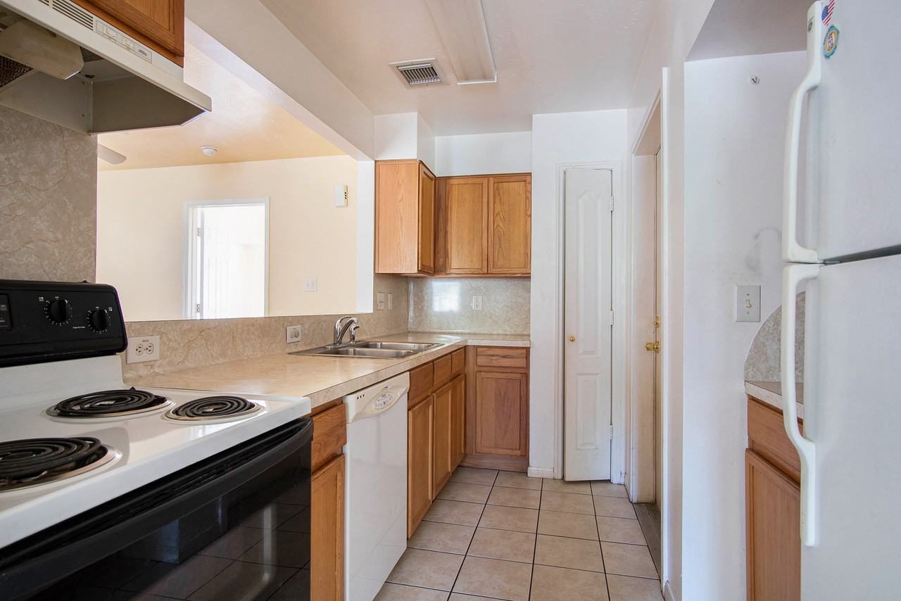 1257 Lovett St #1257 - Photo 5 of 30