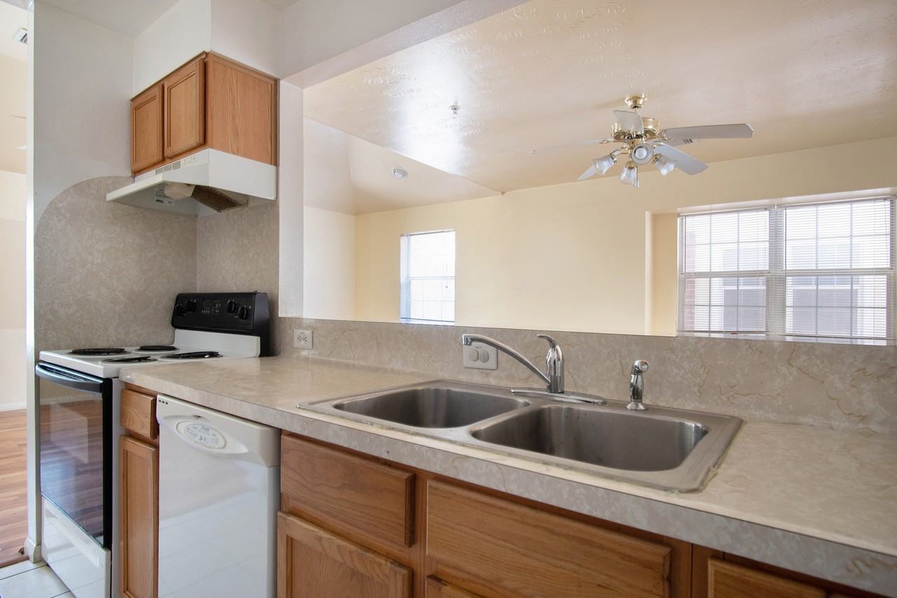 1257 Lovett St #1257 - Photo 6 of 30
