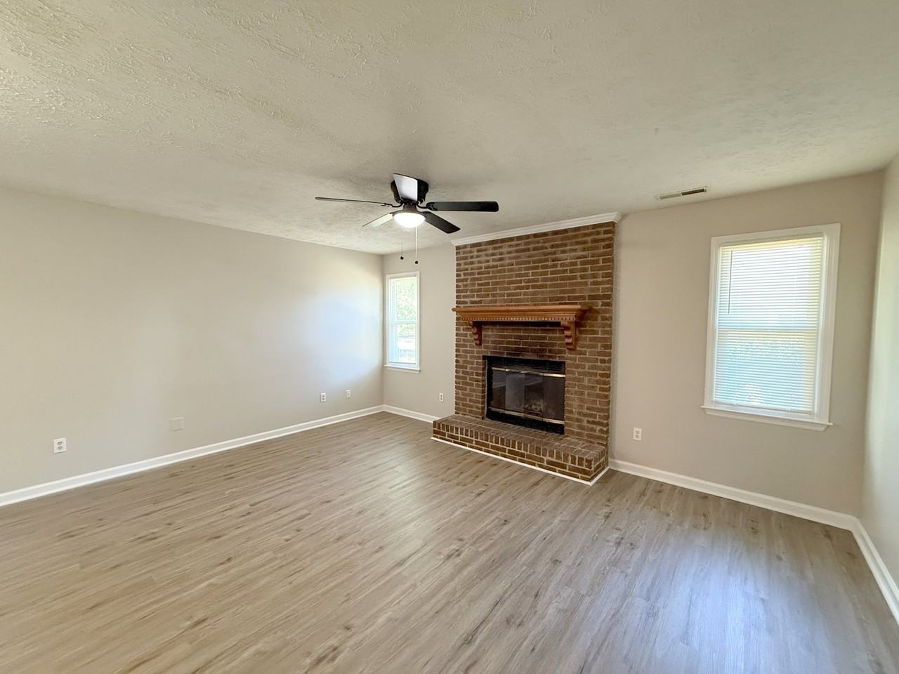 160 Lewis Ln #1 - Photo 5 of 37