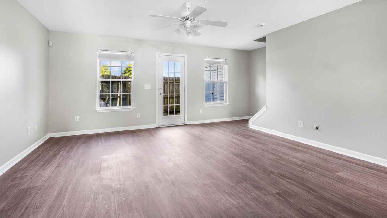 3130 George Buchanan Dr #1 - Photo 4 of 17