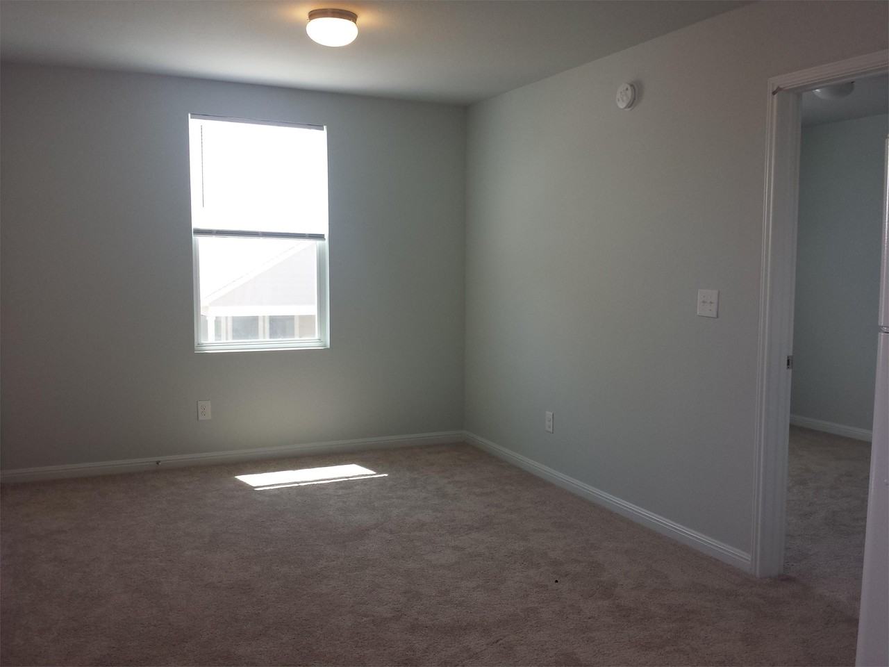 340 Perry Street - Photo 7 of 11