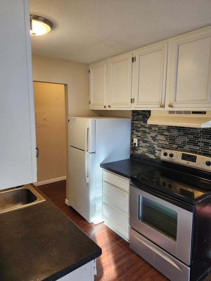 825 825 Old Settlers TrailApt. 5 #1 - Photo 2 of 10