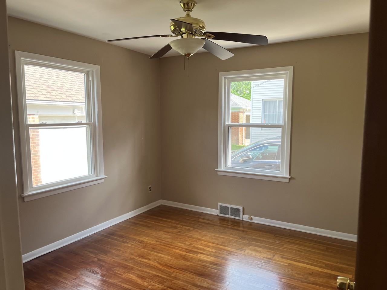 2371 Warrensville Center Rd #DN - Photo 3 of 12