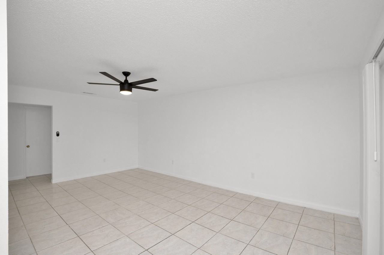 4403 S Semoran Blvd #1 - Photo 4 of 19