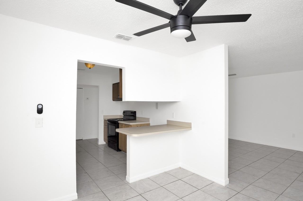 4403 S Semoran Blvd #1 - Photo 6 of 19