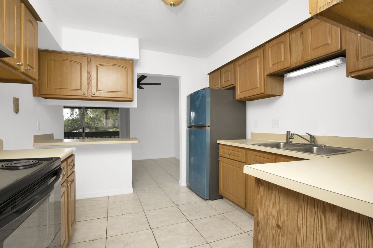 4403 S Semoran Blvd #1 - Photo 7 of 19