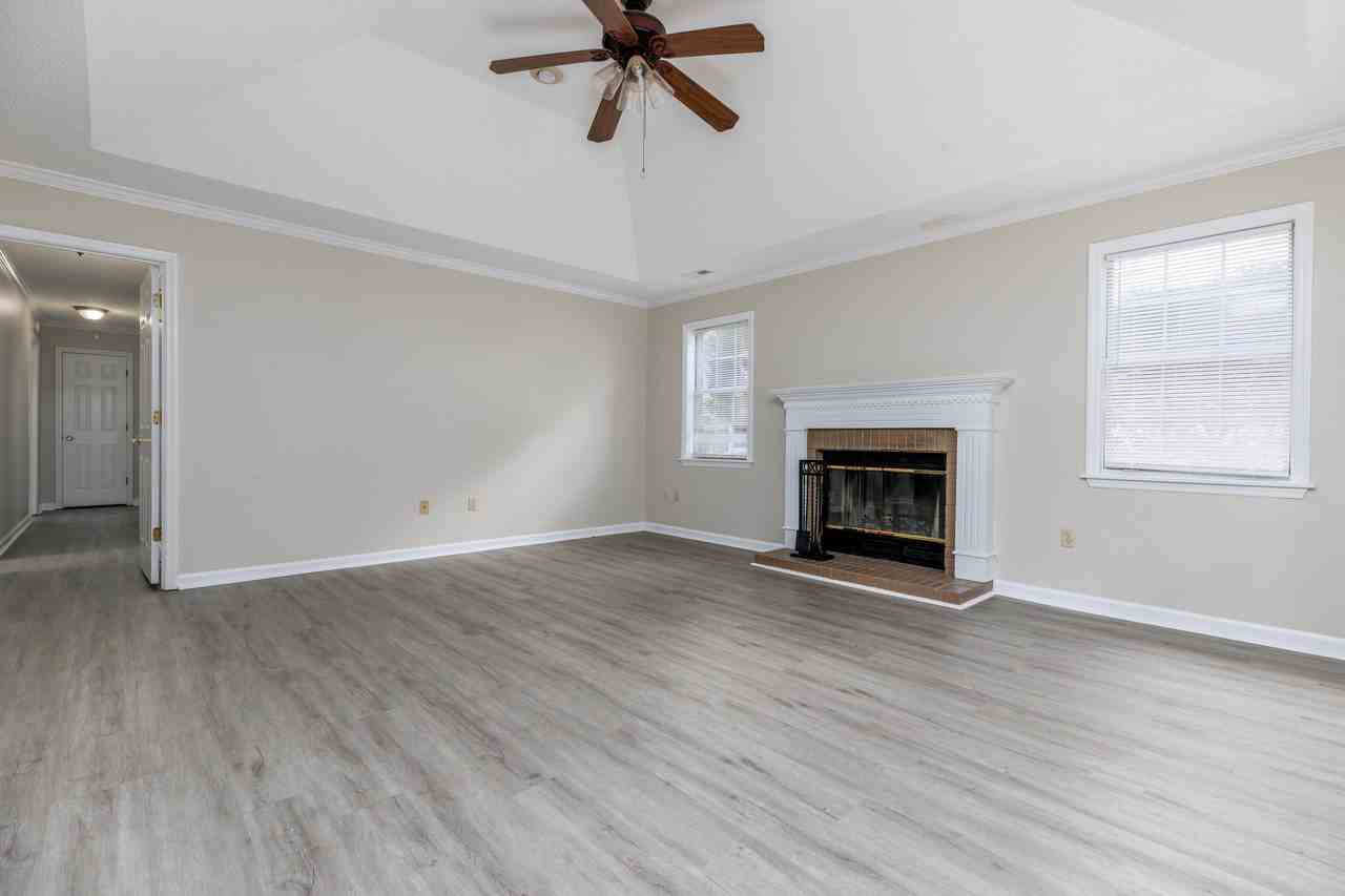 104 Progress Ln #1 - Photo 3 of 16