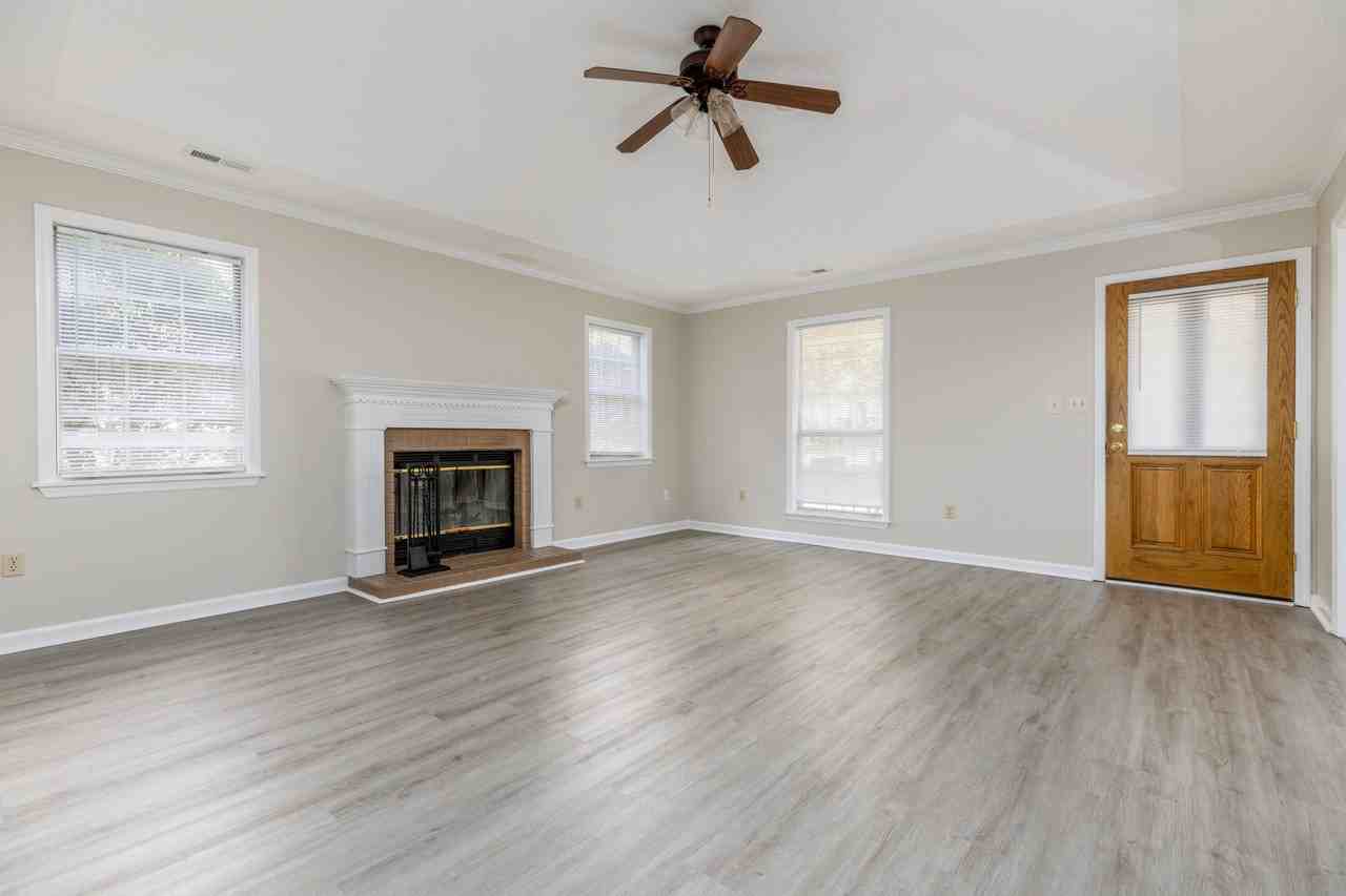 104 Progress Ln #1 - Photo 5 of 16