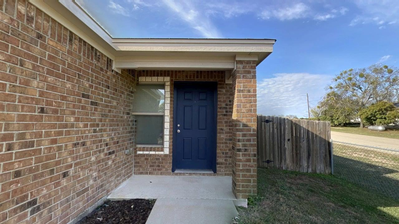 2200 Indian Trl #B - Photo 2 of 38