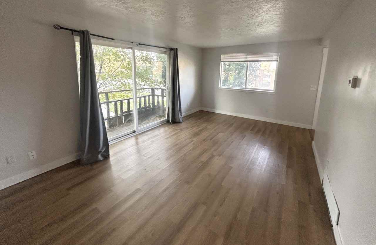 1601 W Ivy Cir #1 - Photo 3 of 13