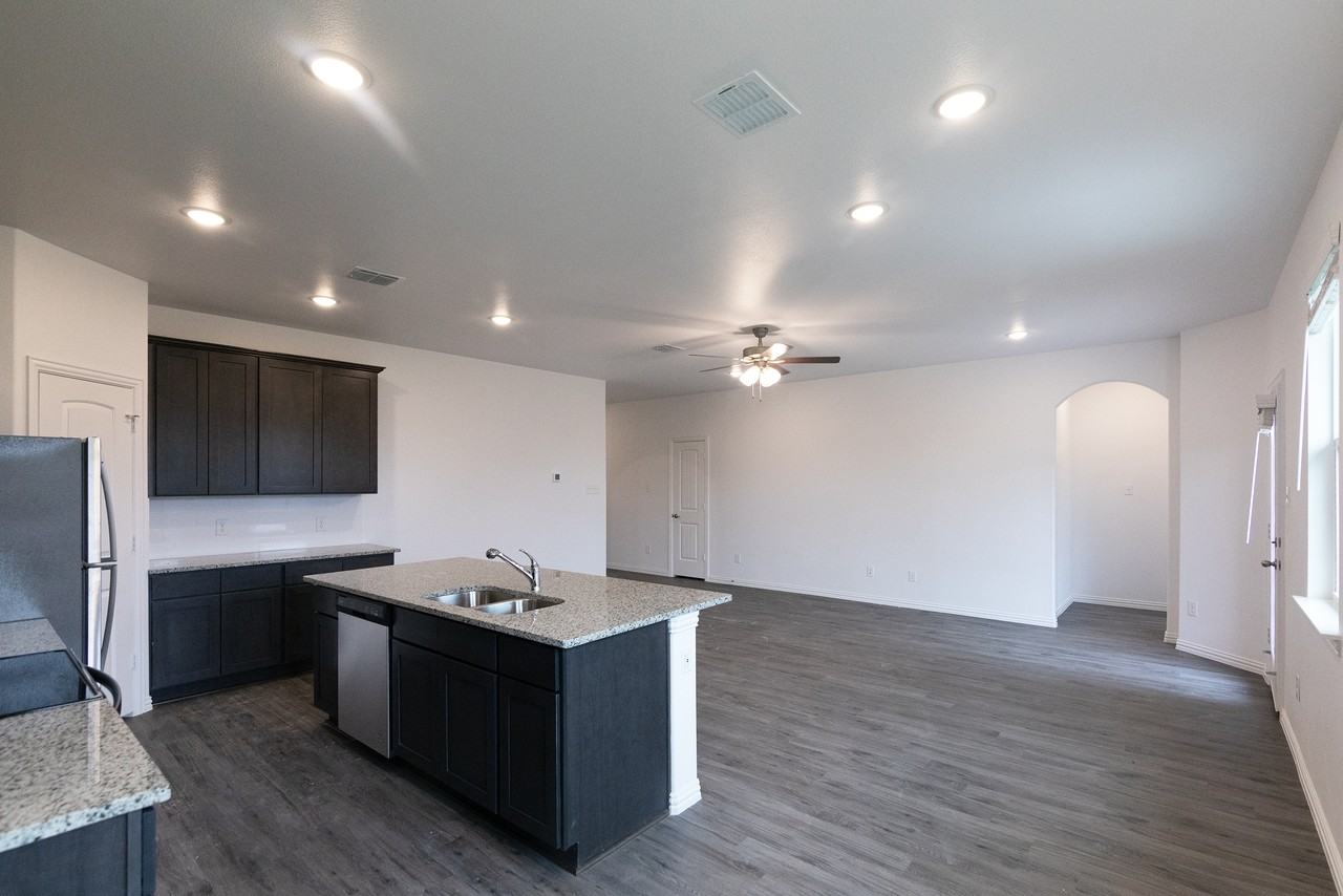 10504 Many Oaks Drive - Photo 4 of 6