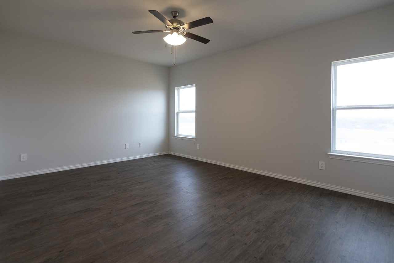 10504 Many Oaks Drive - Photo 5 of 6