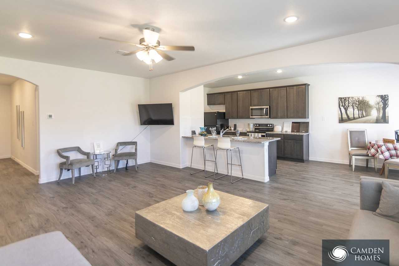 2142 Cole Street - Photo 3 of 7