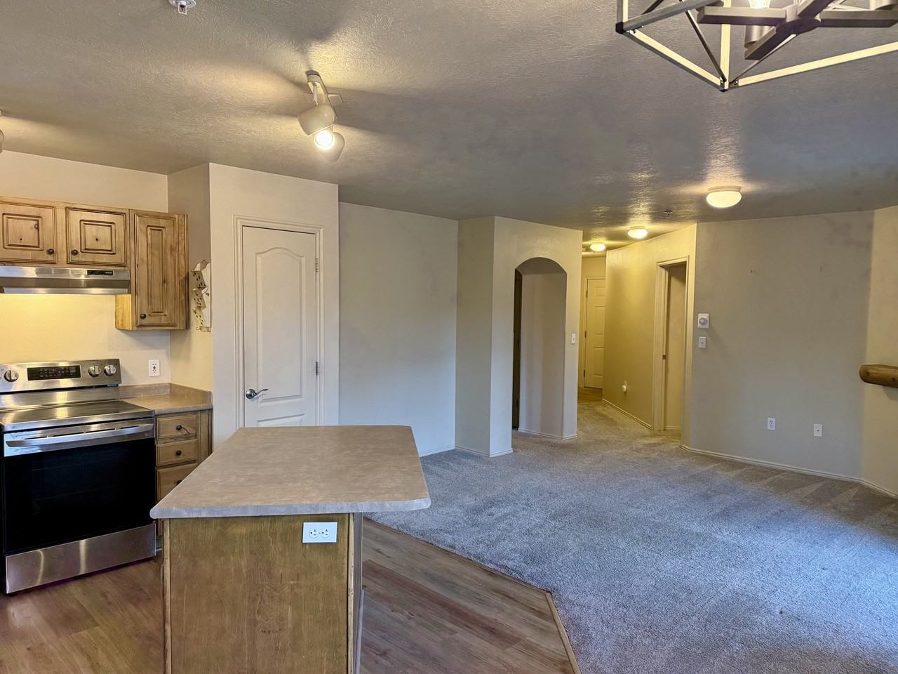 1820 W Fox Bay Dr #1 - Photo 7 of 36