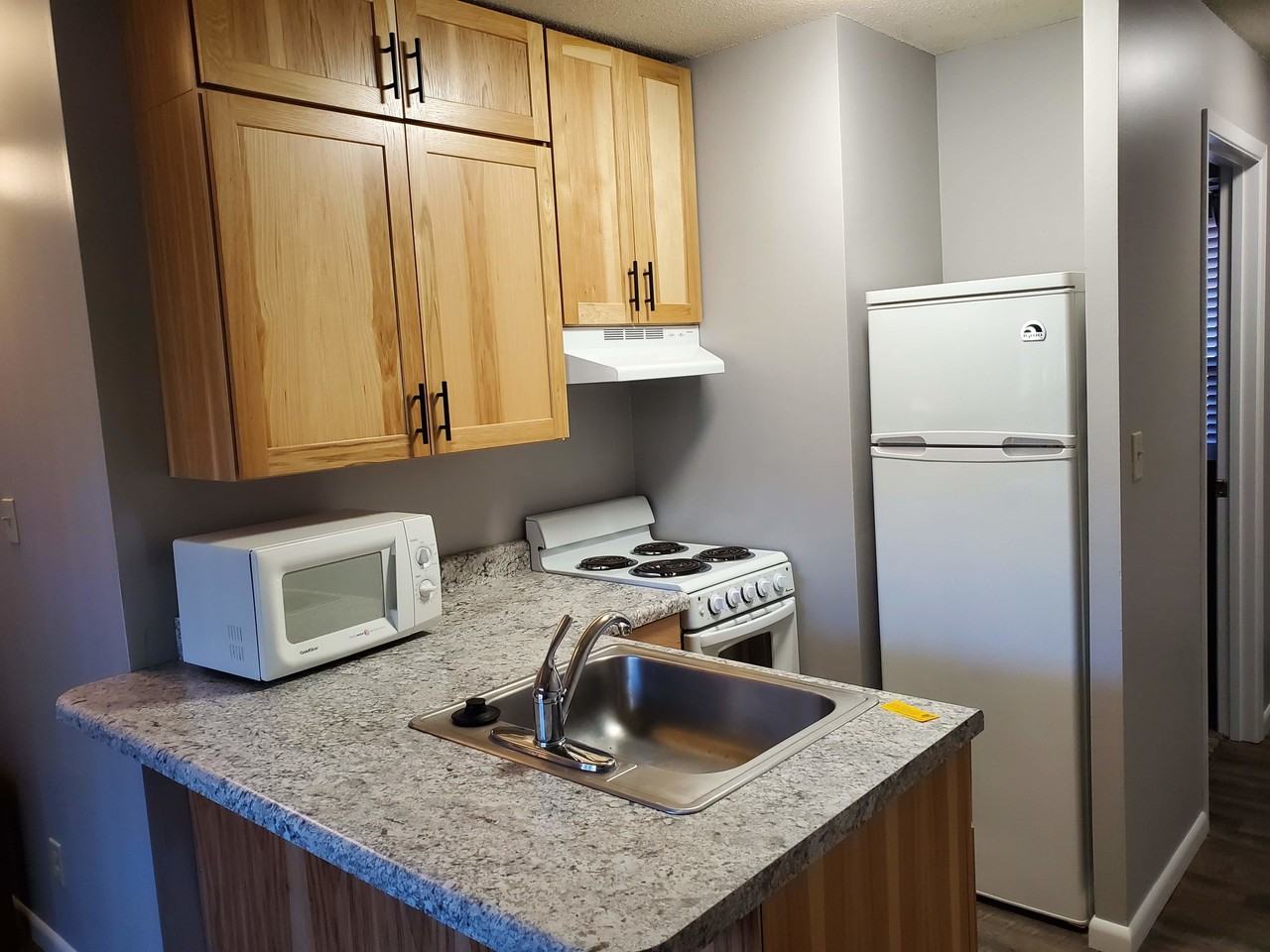 901 901 West Springfield AvenueBailey Apartments - Photo 2 of 10