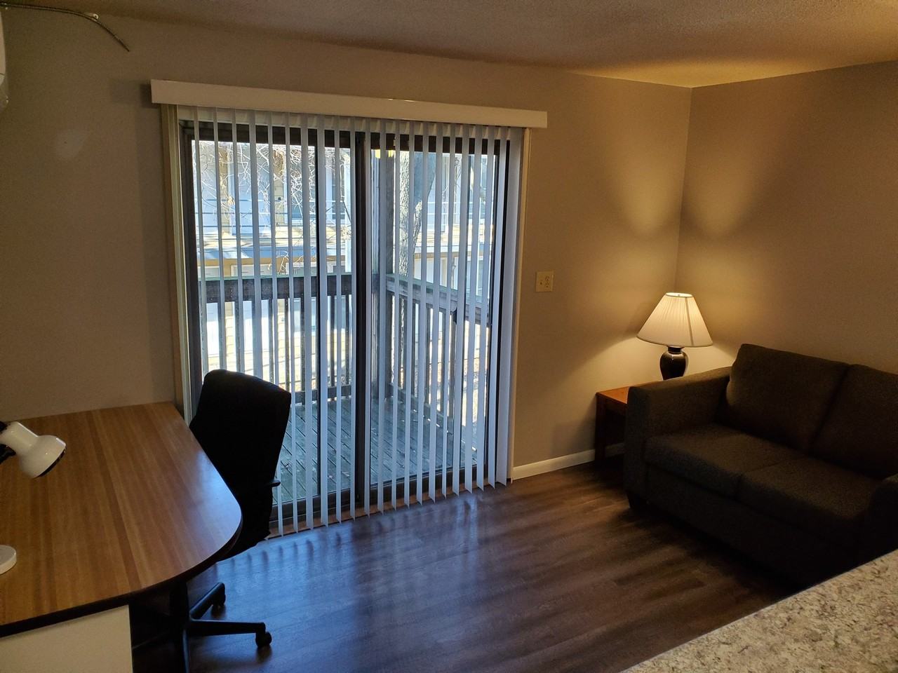 901 901 West Springfield AvenueBailey Apartments - Photo 6 of 10