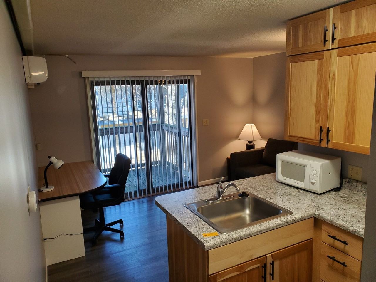 911 911 West Springfield AvenueBailey Apartments - Photo 4 of 6