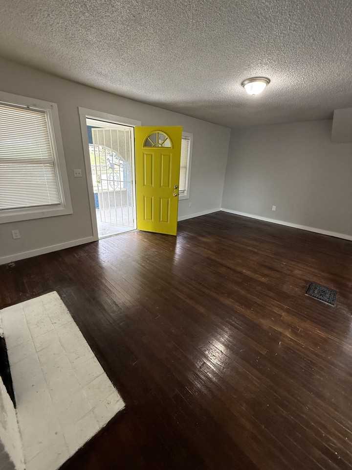 4229 Virginia Ave #A - Photo 3 of 11