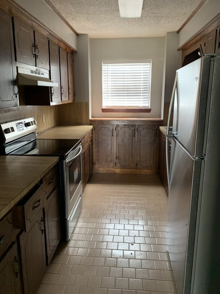 408 East Avenue D #13 - Photo 3 of 14