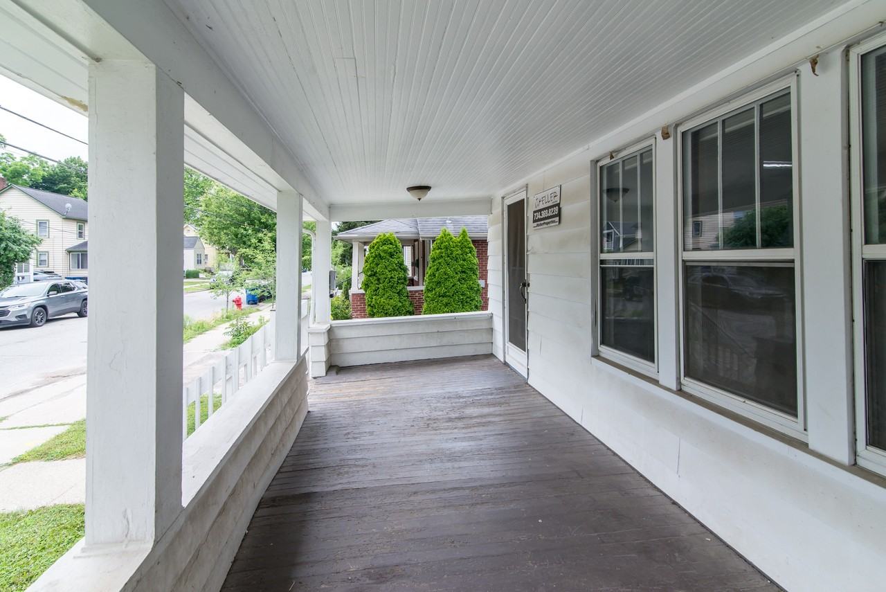 945 Woodlawn Ave #1 - Photo 3 of 29