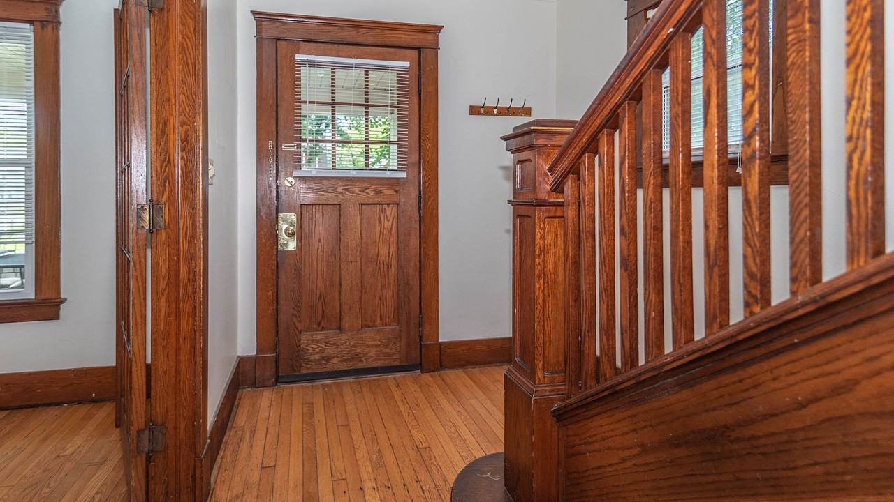 821 Dewey Avenue #1 - Photo 4 of 44