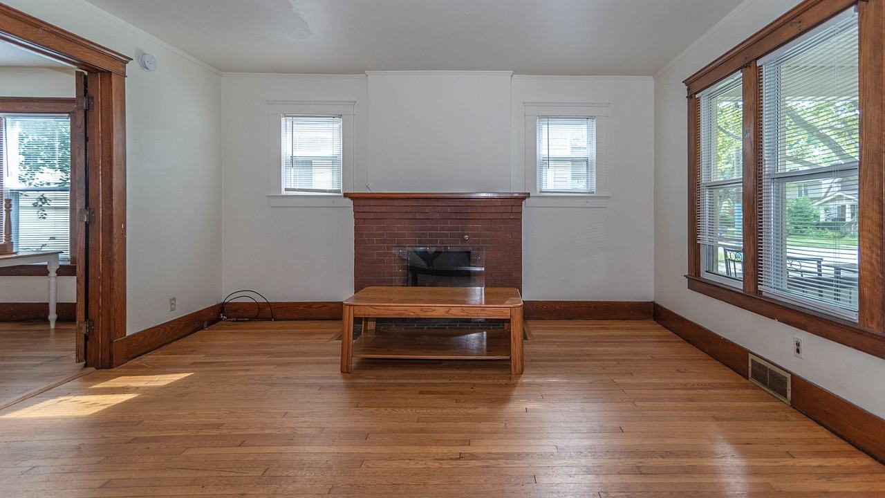 821 Dewey Avenue #1 - Photo 6 of 44