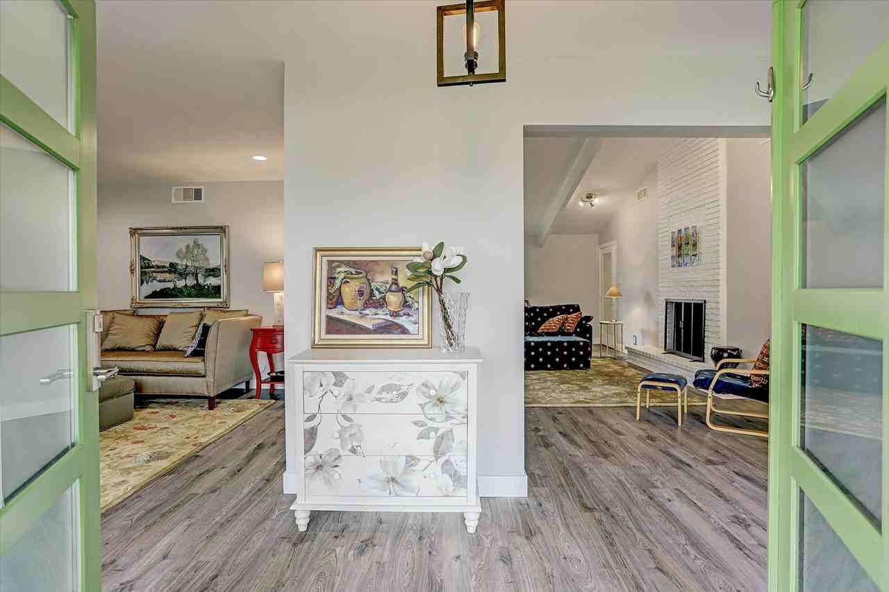 1101 Guinea Drive #1 - Photo 3 of 24