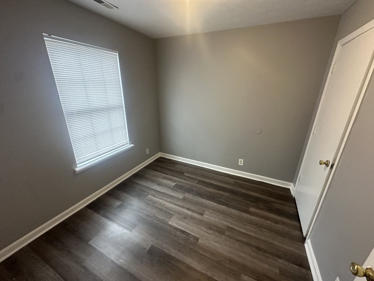 4005 4005 w. Market - 101 #101 - Photo 5 of 6