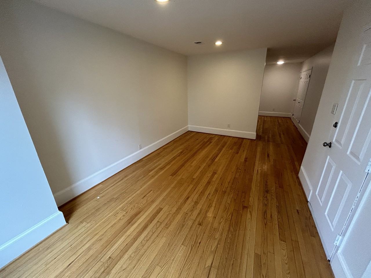 1439 Girard St Nw #2 - Photo 4 of 18