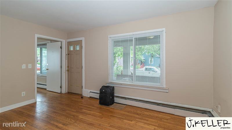 914 Woodlawn Avenue #1 - Photo 3 of 41