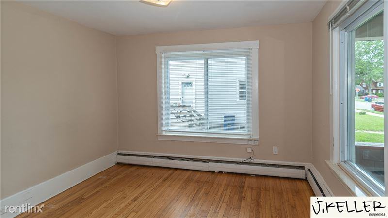 914 Woodlawn Avenue #1 - Photo 4 of 41