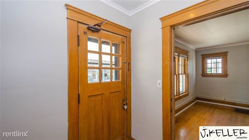 914 Sybil St #1 - Photo 4 of 50